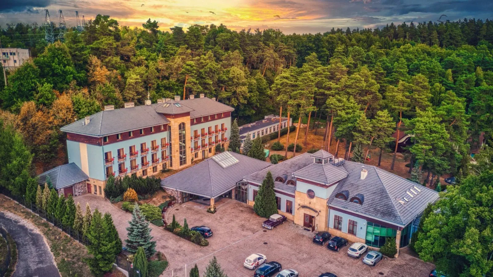 Okolica hotelu — jezioro w Bąkowie